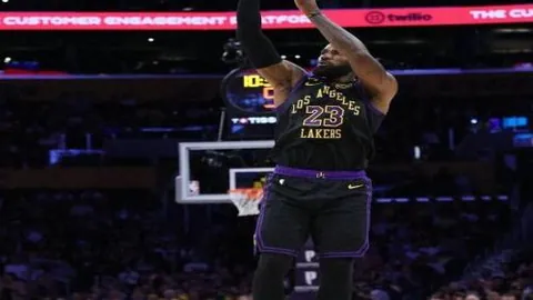 大乐透期号专家推荐：雄鹿四连败后能否逆袭